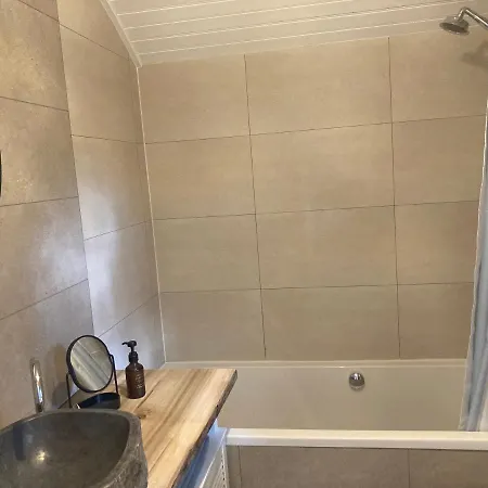 Bed & Breakfast Pipowagen Warm Welkom Wezep