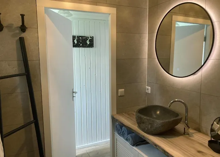 Pipowagen Warm Welkom Bed & Breakfast 3*