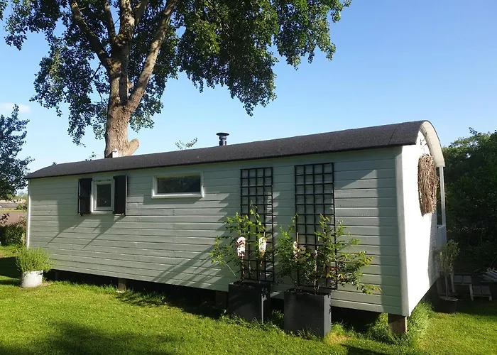 Bed & Breakfast Pipowagen Warm Welkom 3*